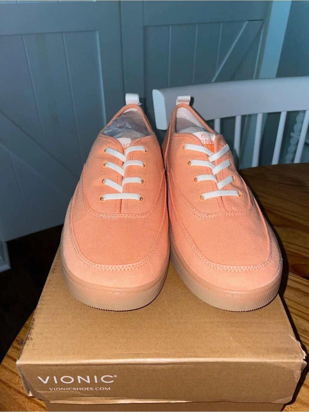 Vionic Women's Beach Cyan Slip On Sneaker In shell coral Sz 10M NWB